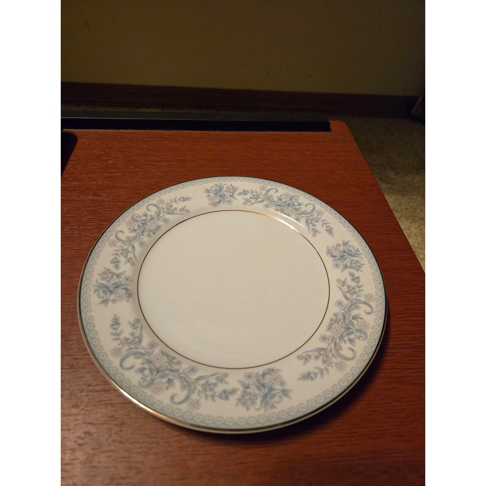 Mikasa Dresden Rose L9009 Fine China Bread Butter Plate Blue Floral Gold Trim